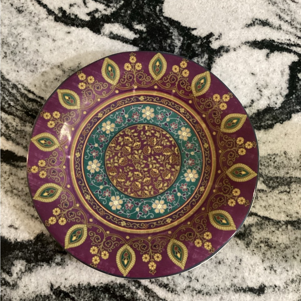 Elegant Purple and Green Decorative Plates